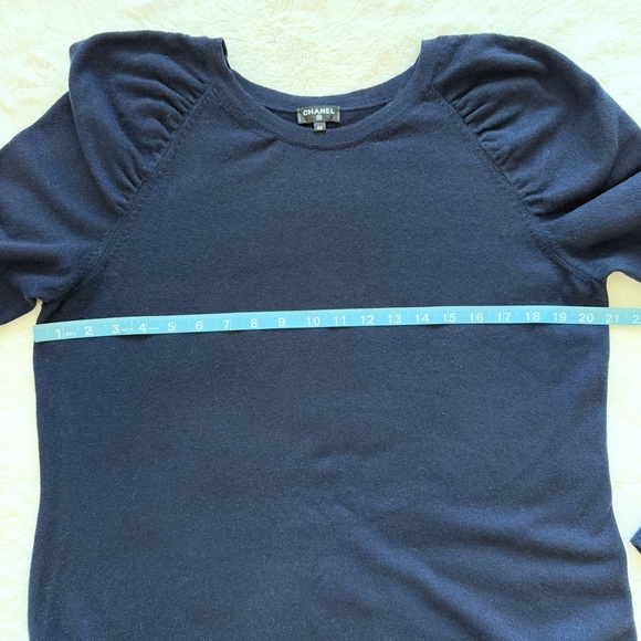 CHANEL women cashmere dress size 46FR or 12 US Authentic Retail 3500$ - Picture 11 of 12